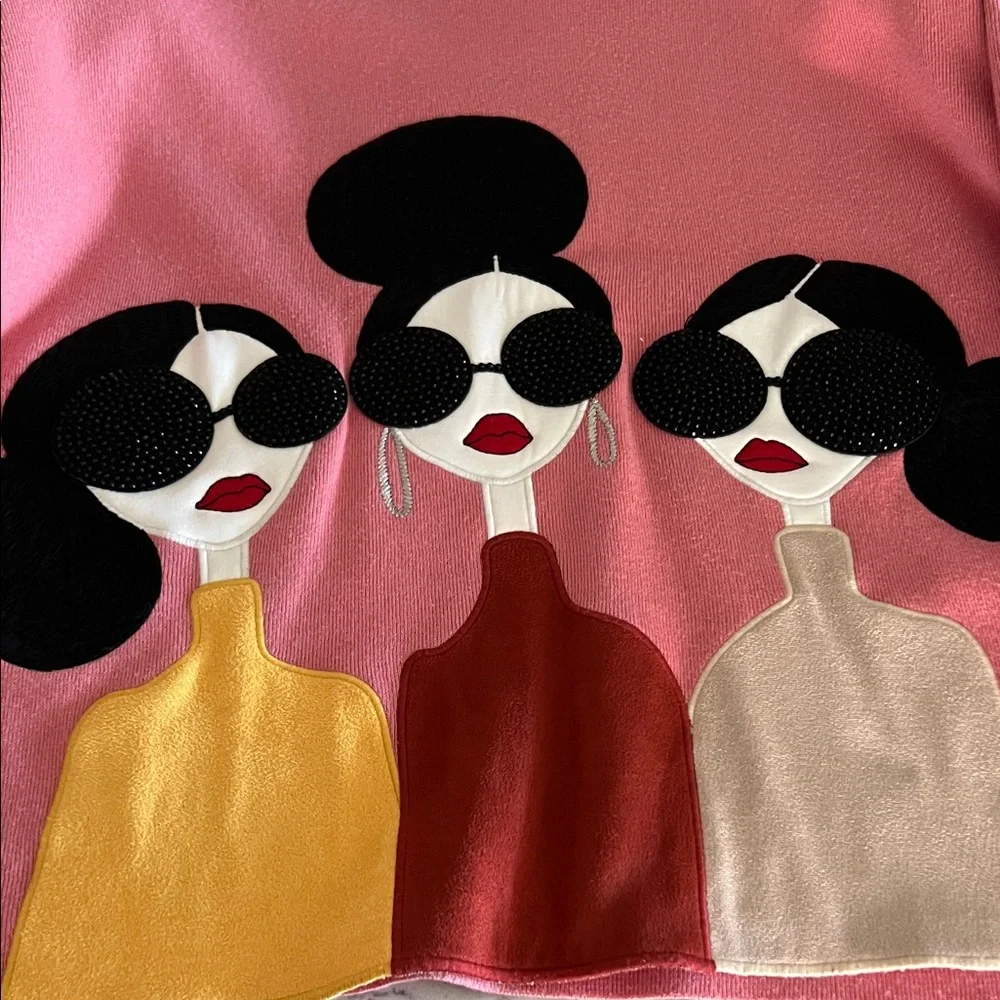 Alice + Olivia Pink Sweater with Graphic Design - Picture 3 of 5